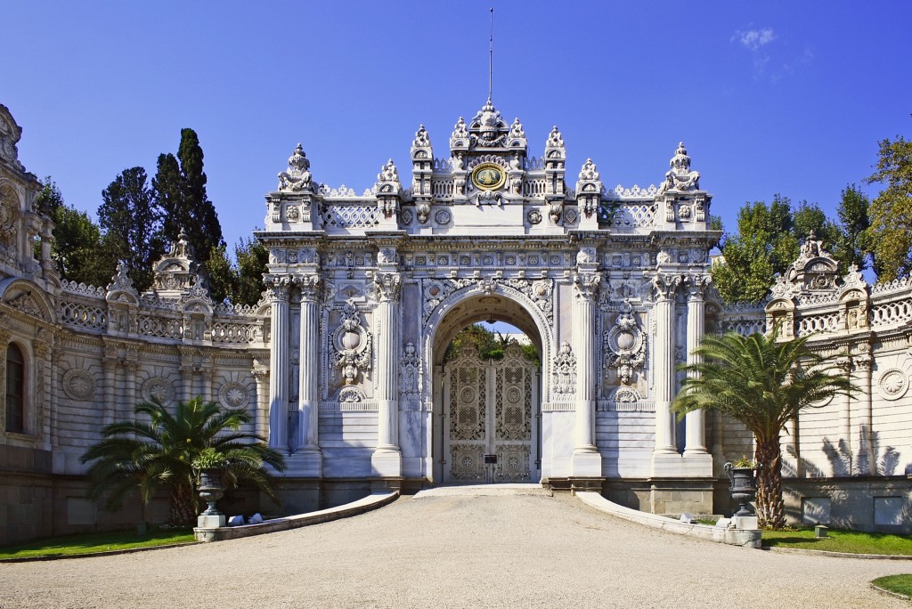 dolmabahce palace history
